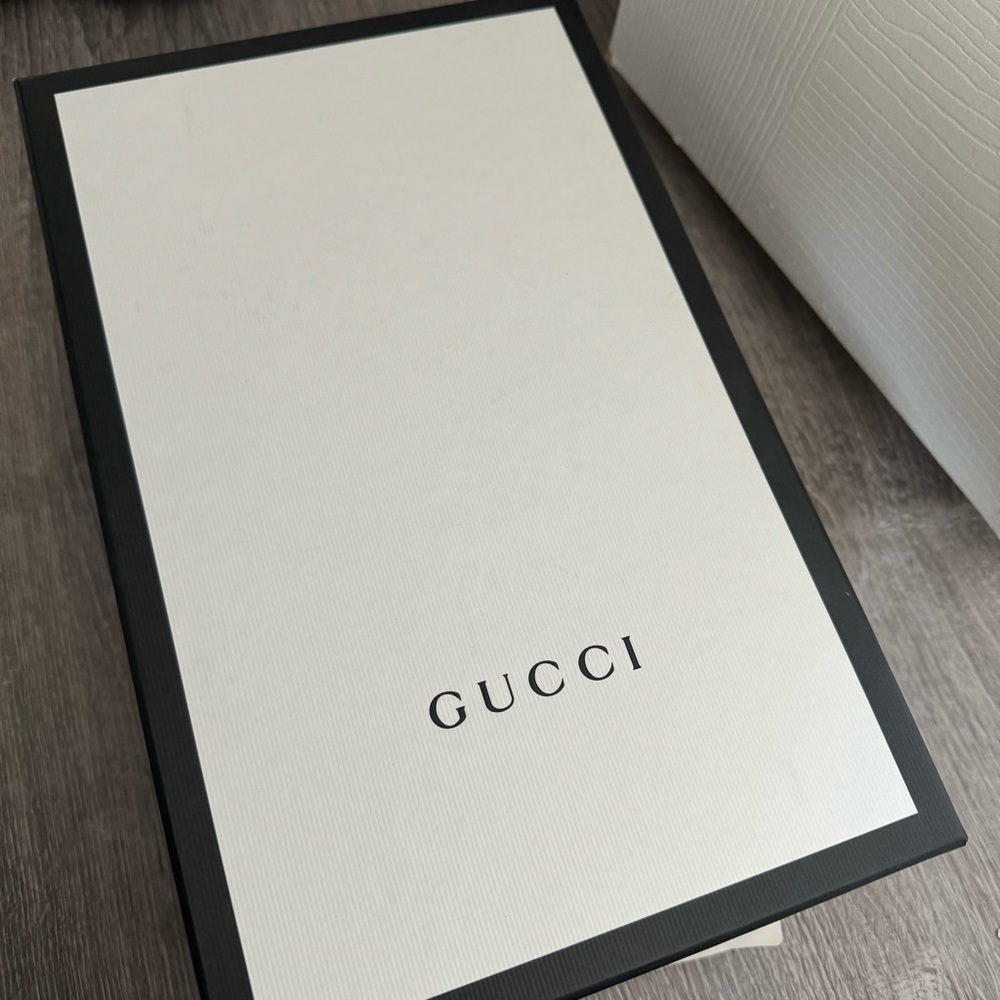 Women’s Black Gucci Heels - Picture 2 of 8